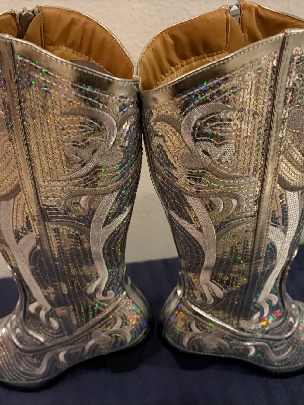 Helen’s Heart silver holographic sequin cowboy boots, US Women’s size 9. Used.